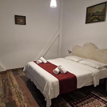 Ullysses Guest House Brasov Exterior photo