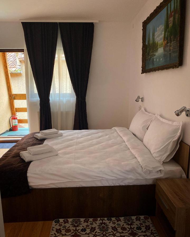 Ullysses Guest House Brasov Exterior photo