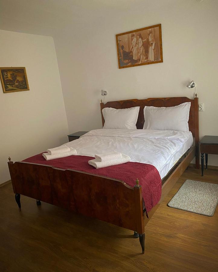 Ullysses Guest House Brasov Exterior photo